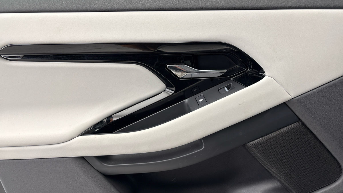 Land Rover Range Rover Evoque Image 19