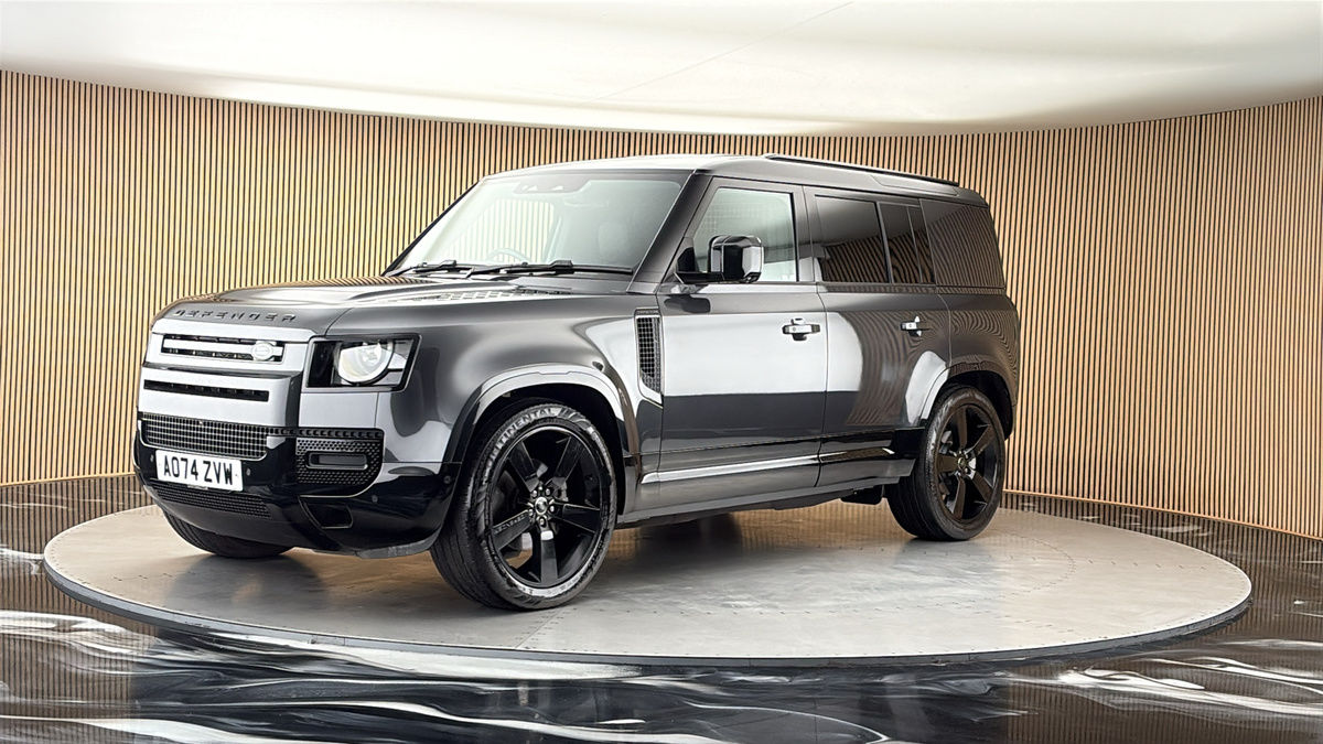 Land Rover Defender 110 Image 20