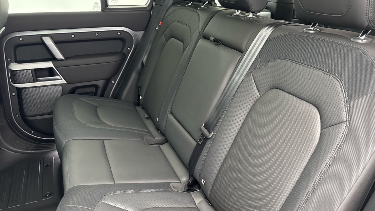 Land Rover Defender 110 Urban Image 8