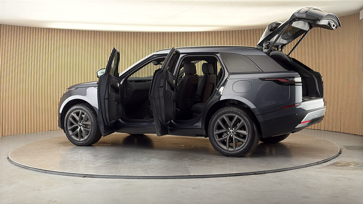 More views of Land Rover Range Rover Velar