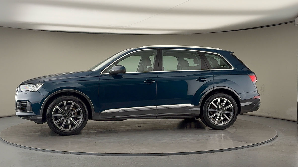 More views of Audi Q7