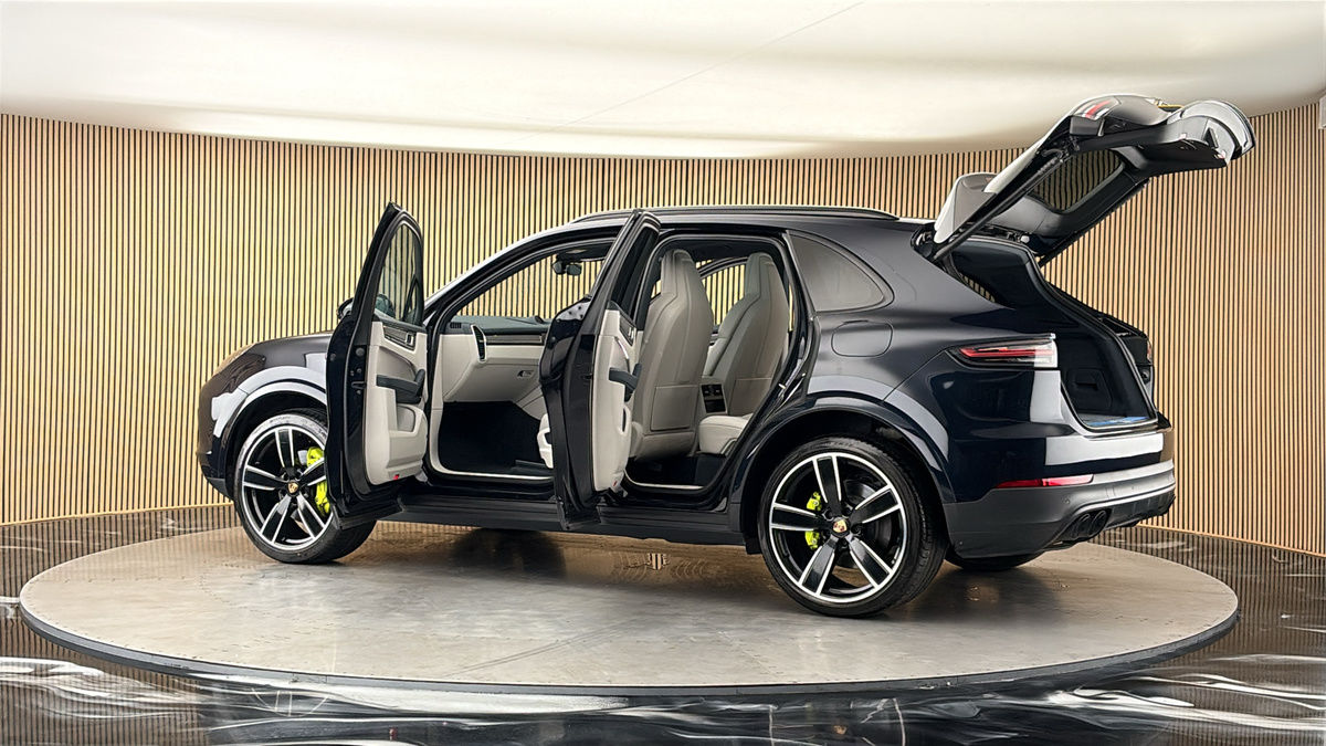 More views of Porsche Cayenne