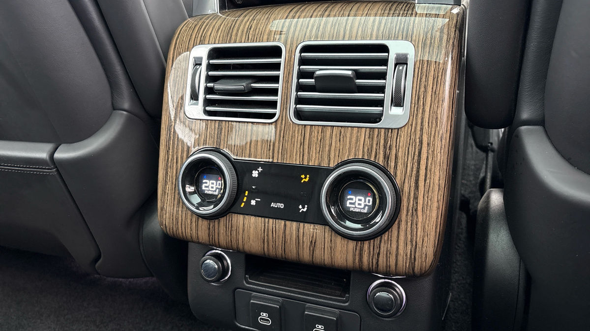 Land Rover Range Rover Image 32