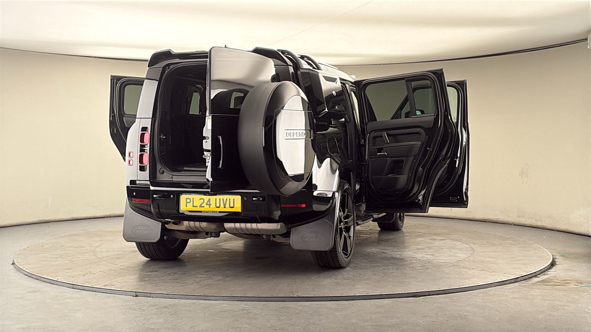 More views of Land Rover Defender 110