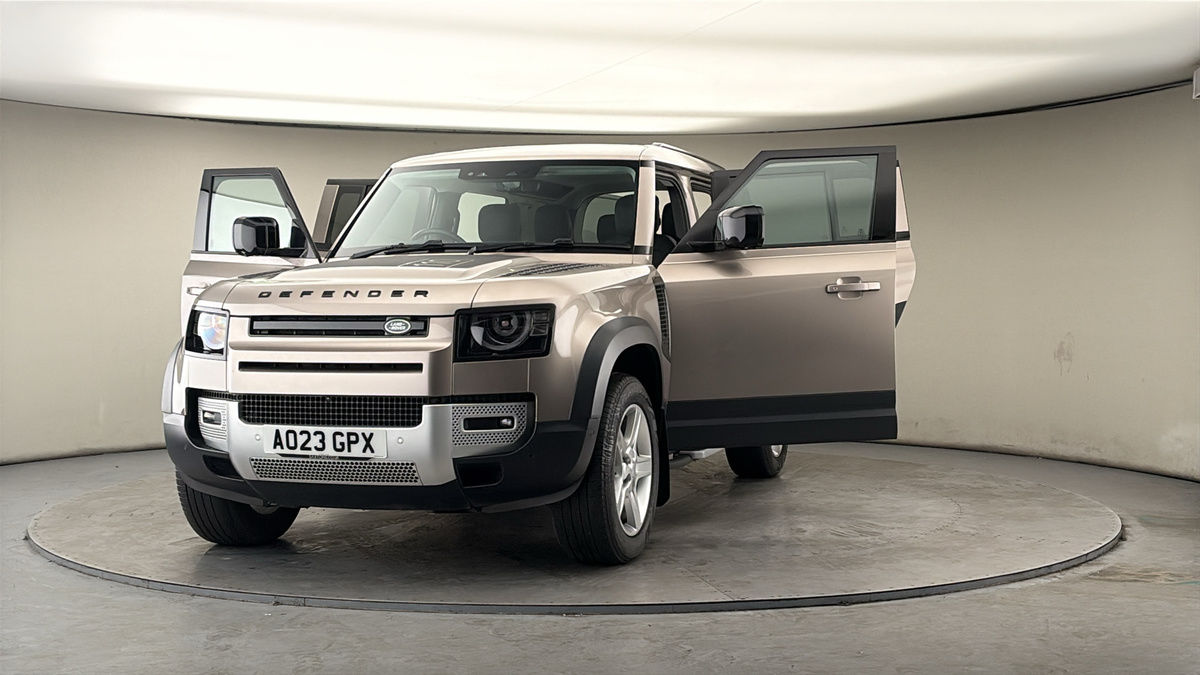 More views of Land Rover Defender 110