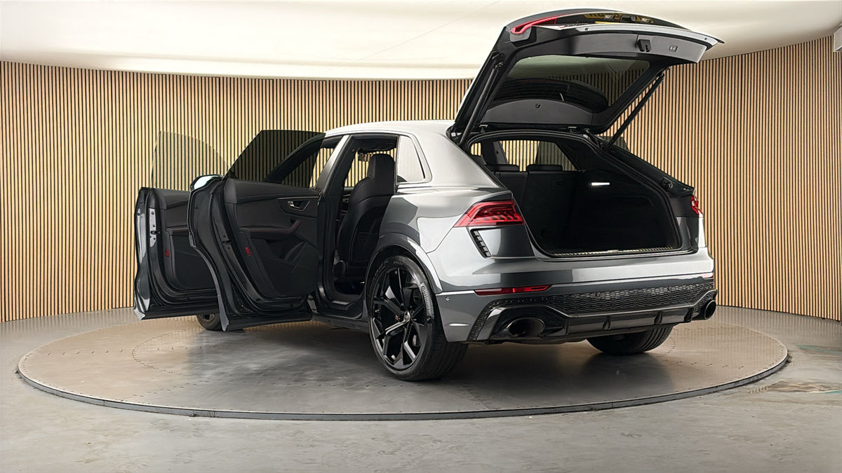 Audi RSQ8 Image 23