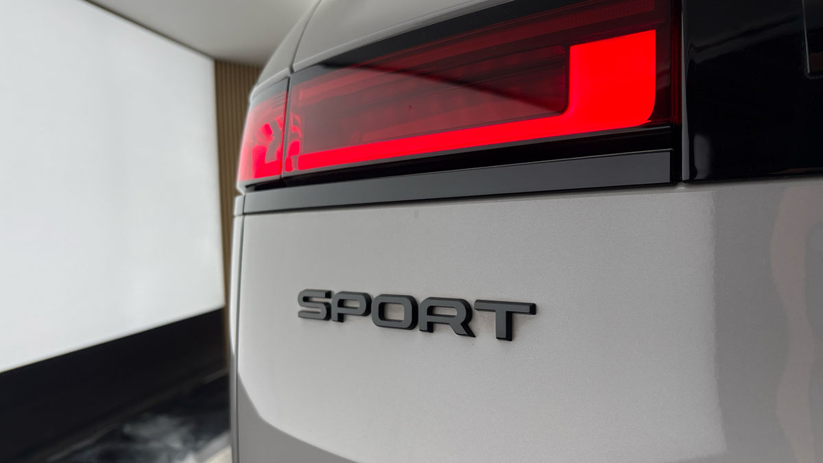 Land Rover Range Rover Sport Image 39
