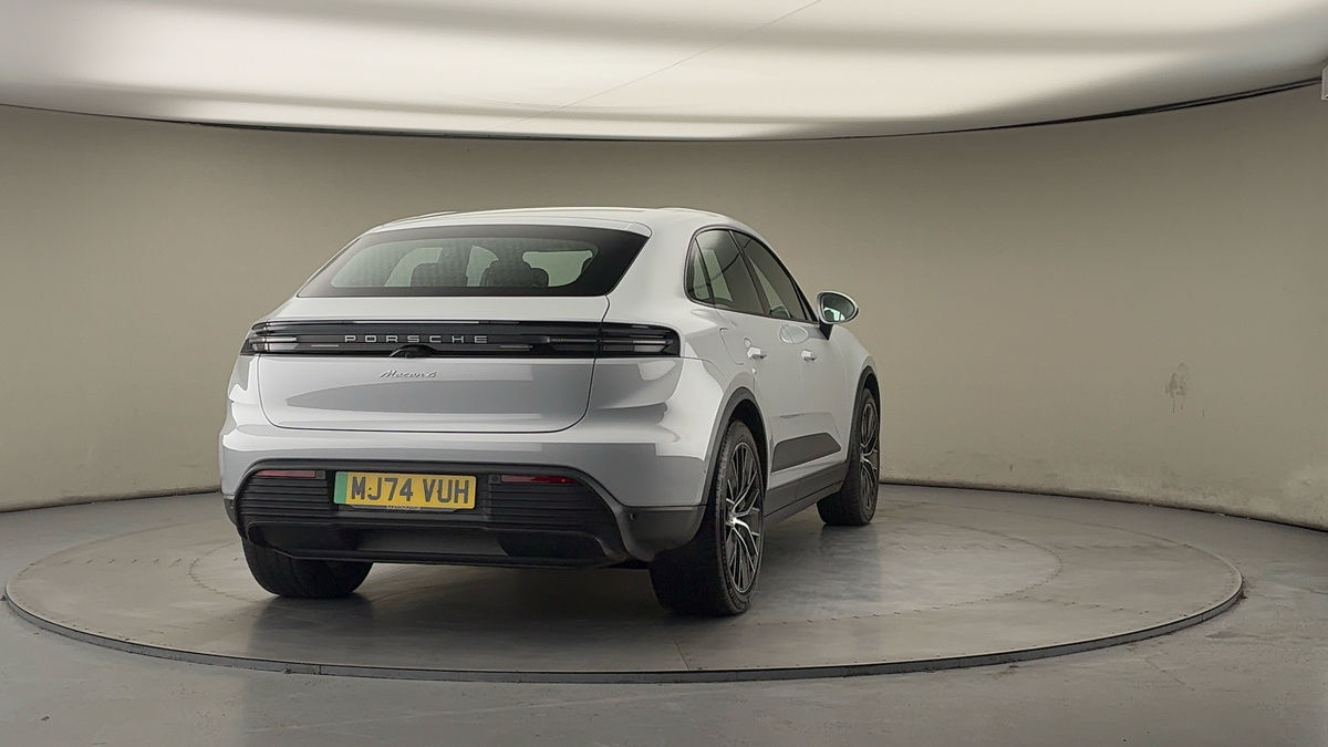 More views of Porsche Macan