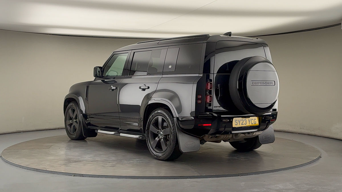 Land Rover Defender 110 Image 2