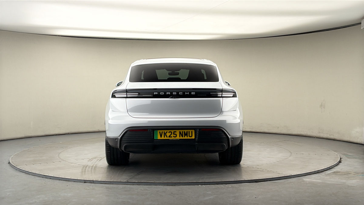 Porsche Macan Image 4