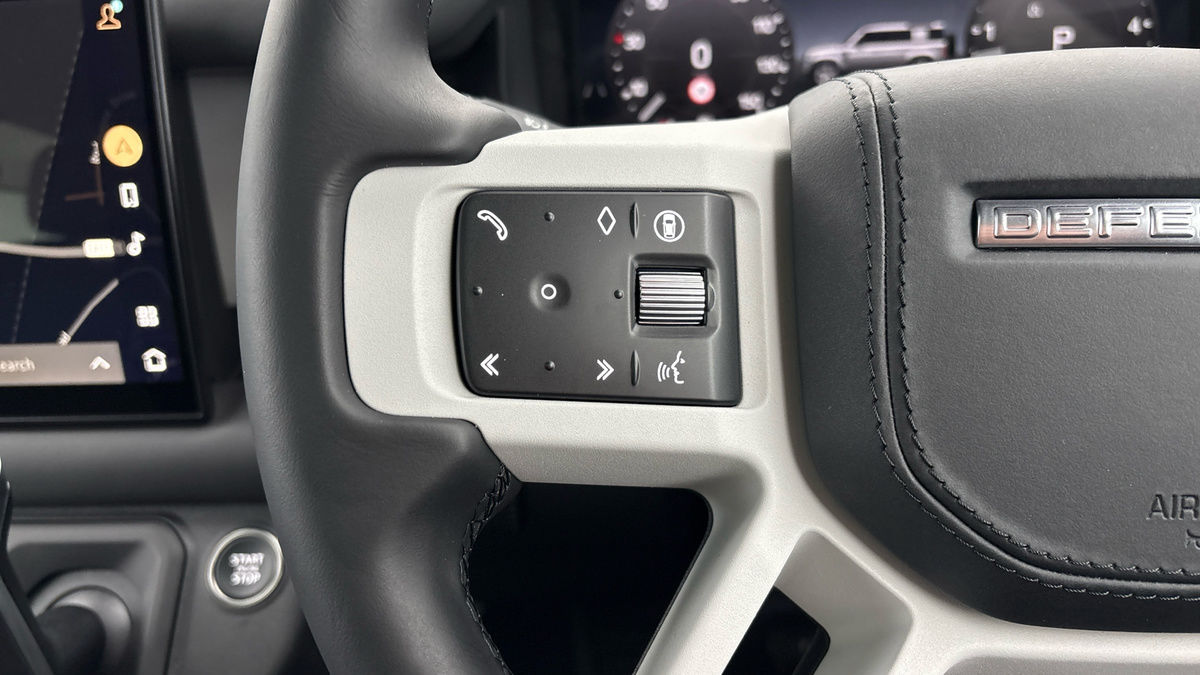 Land Rover Defender 110 Urban Image 13