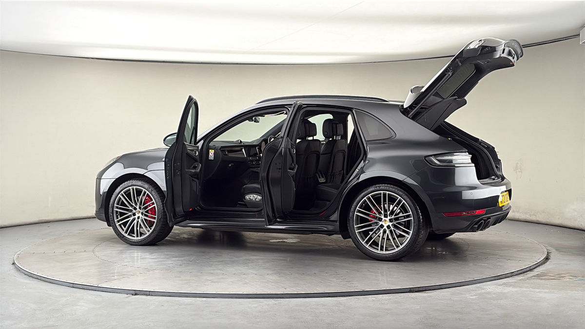 More views of Porsche Macan