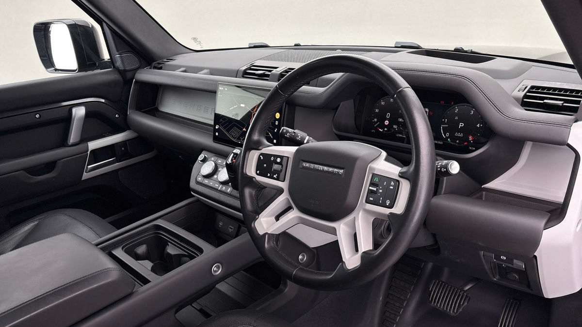 Land Rover Defender 110 Urban Image 5