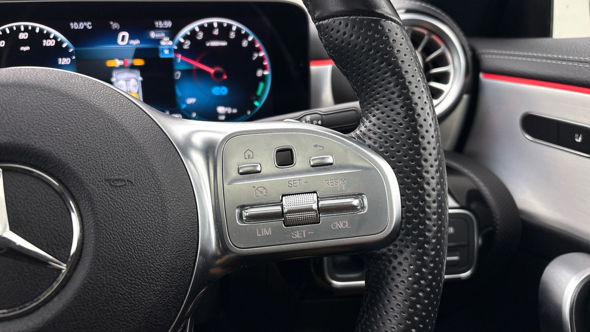 Mercedes-Benz CLA Image 14