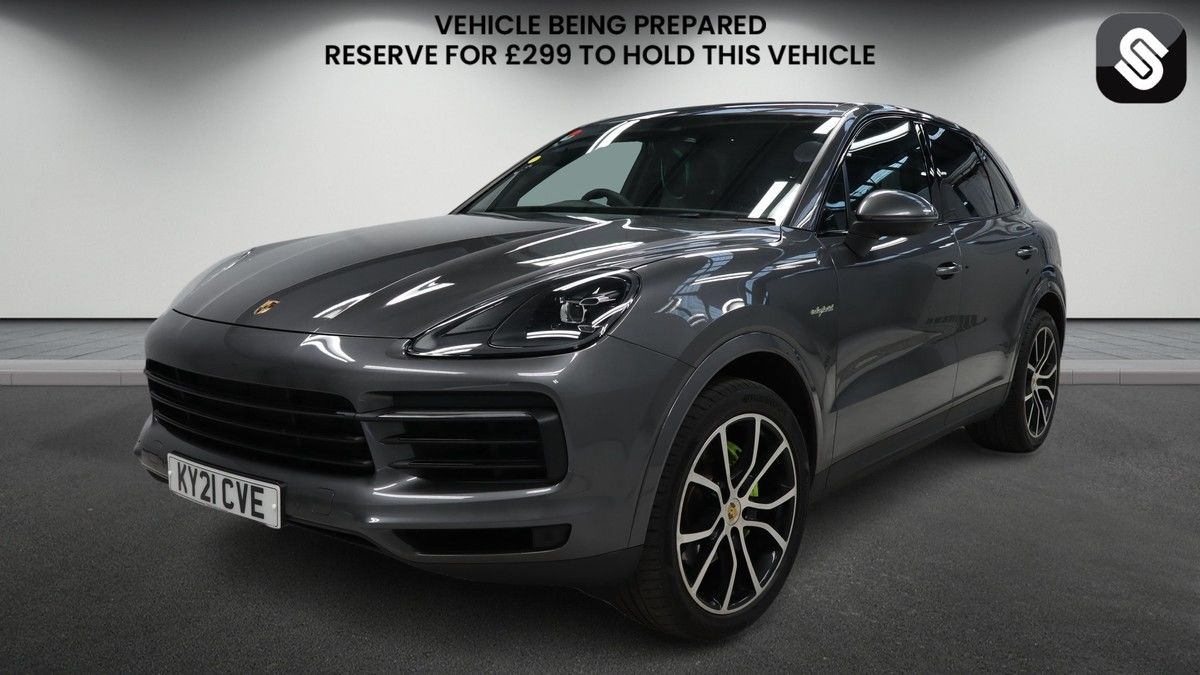 Porsche Cayenne Image 2