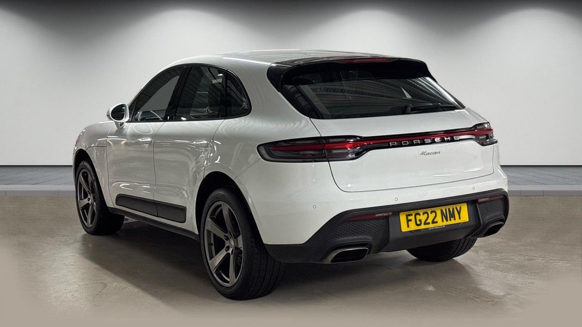 Porsche Macan Image 2