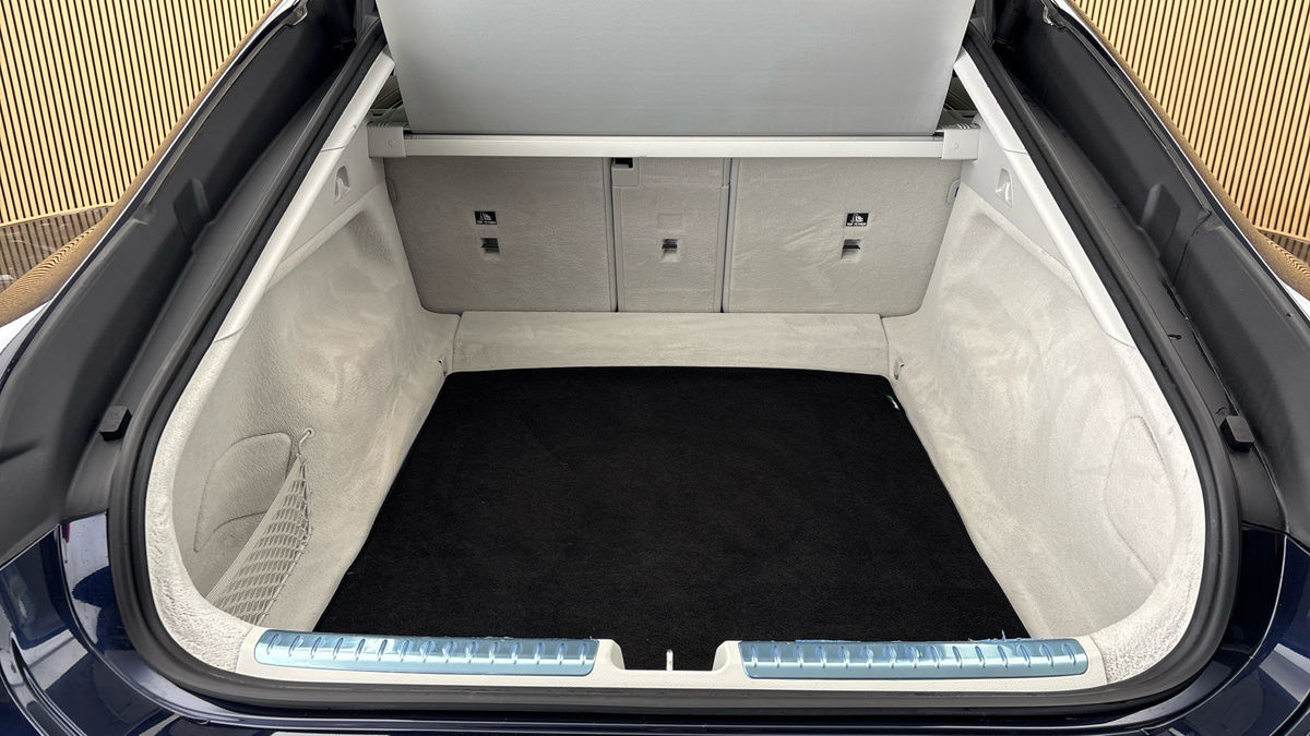 Mercedes-Benz EQS Image 11