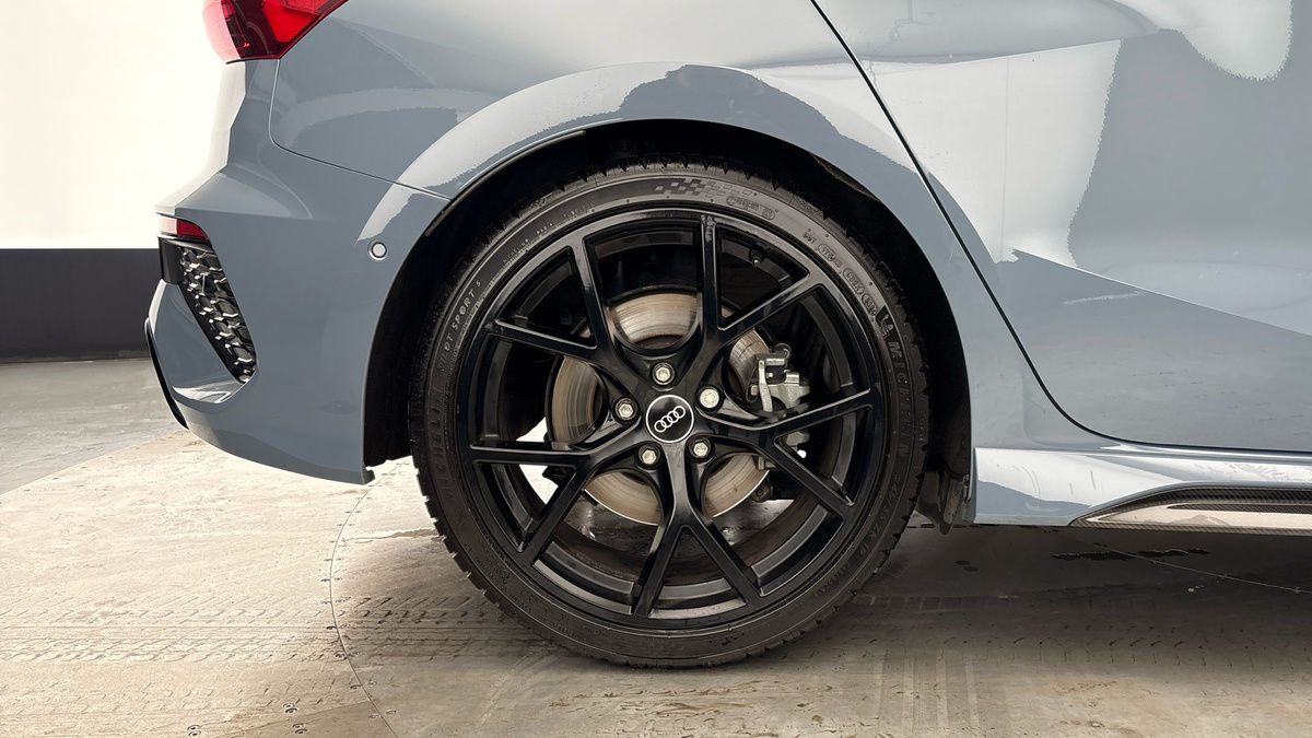 Audi RS3 Image 10