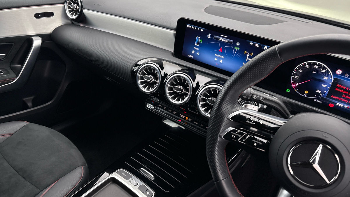 Mercedes-Benz A Class Image 18