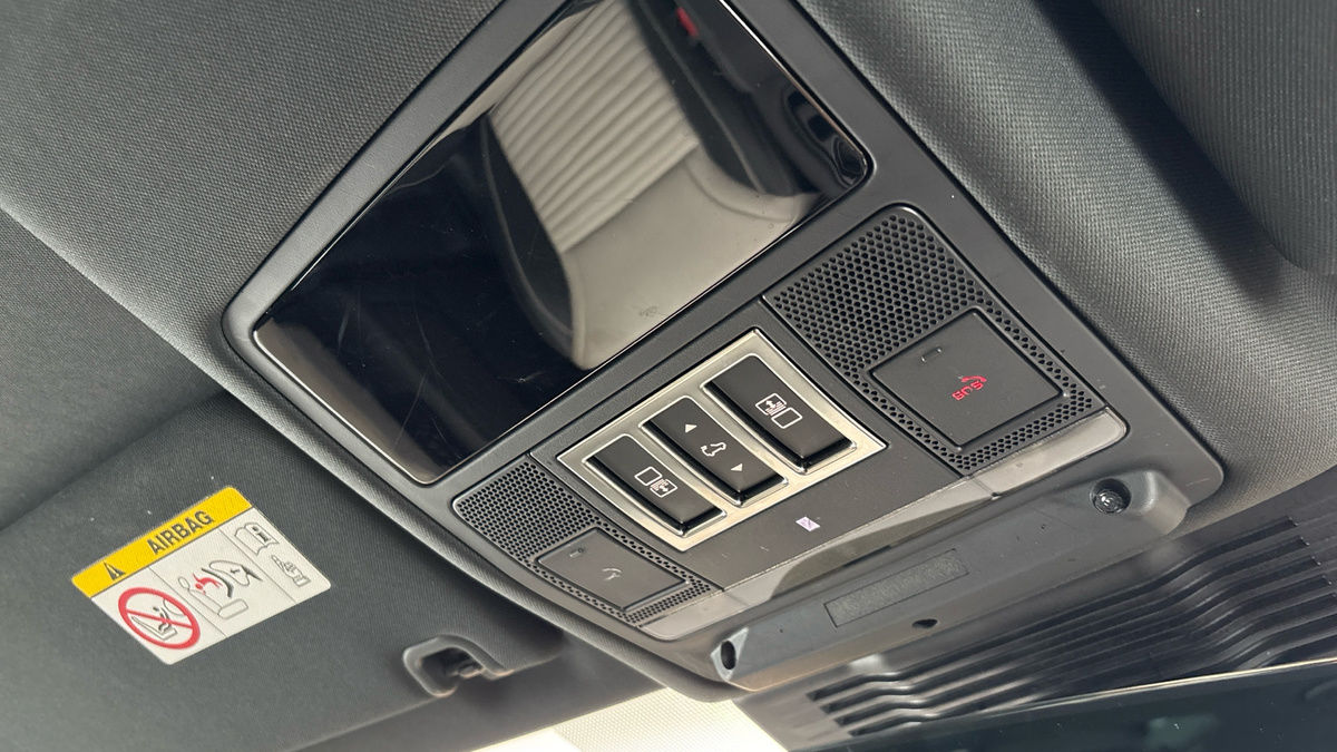 Land Rover Discovery Image 30