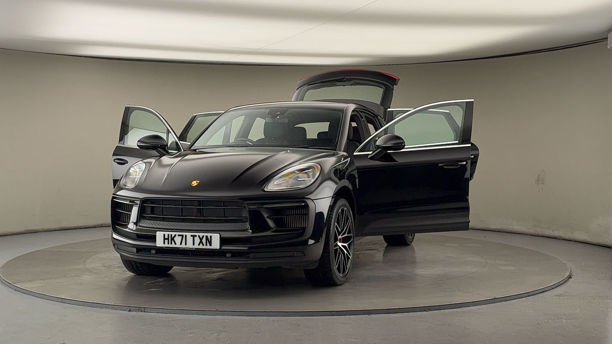 More views of Porsche Macan