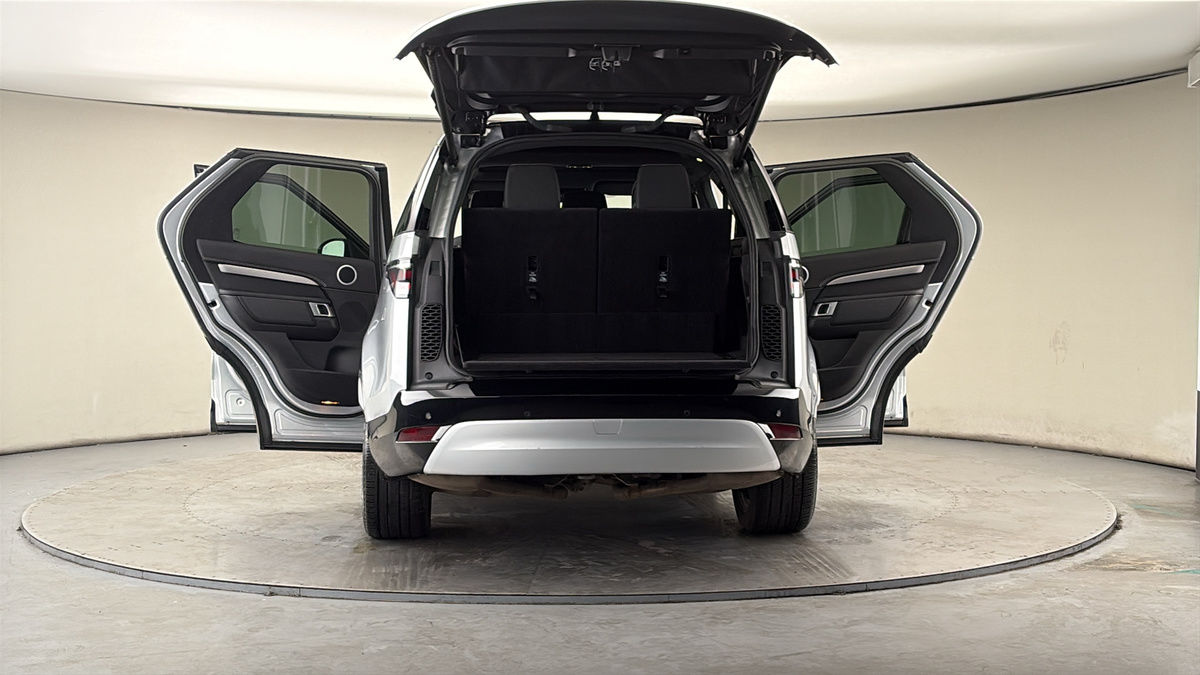 More views of Land Rover Discovery