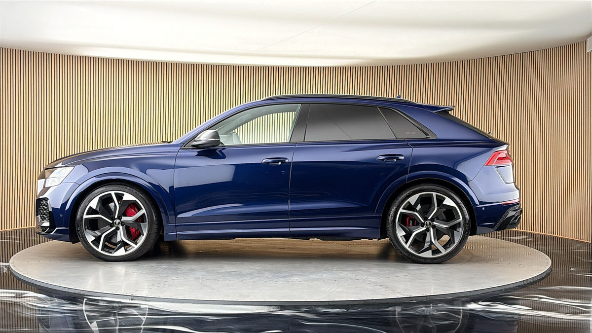 Audi RSQ8 Image 37
