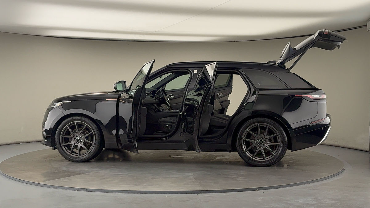 More views of Land Rover Range Rover Velar