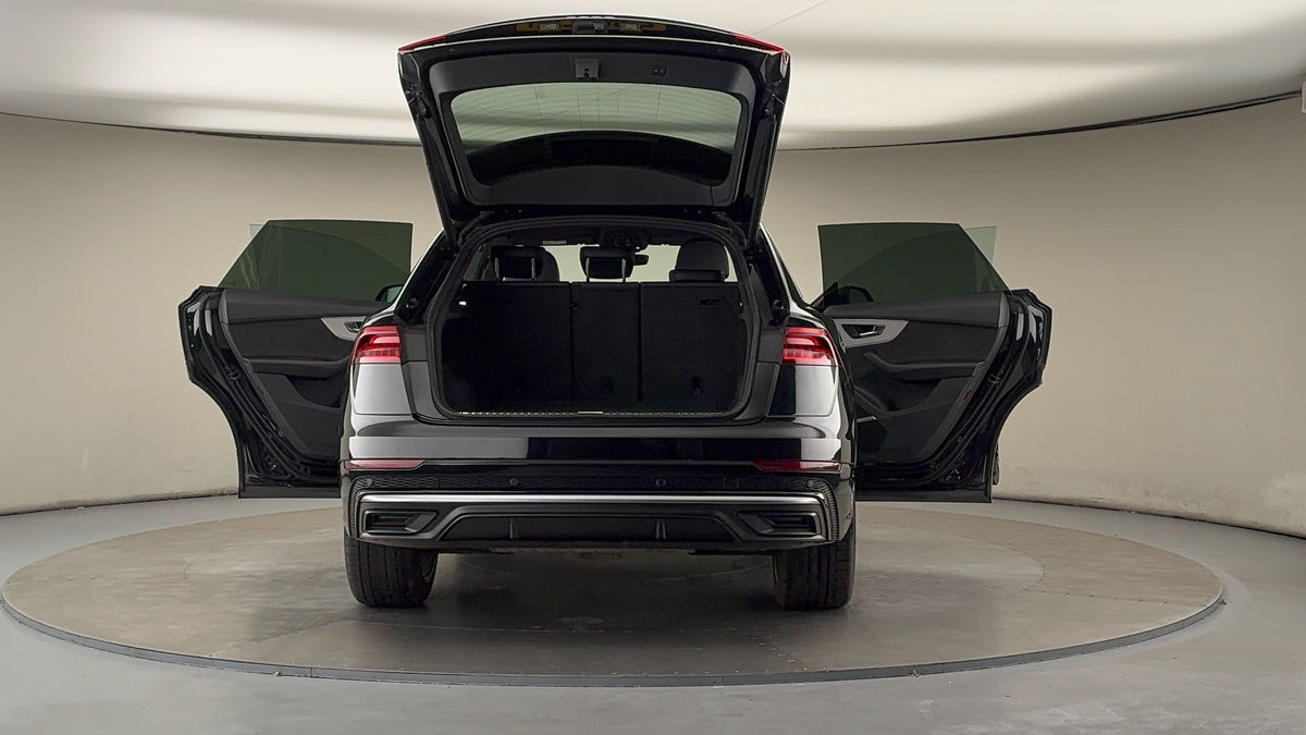 More views of Audi Q8