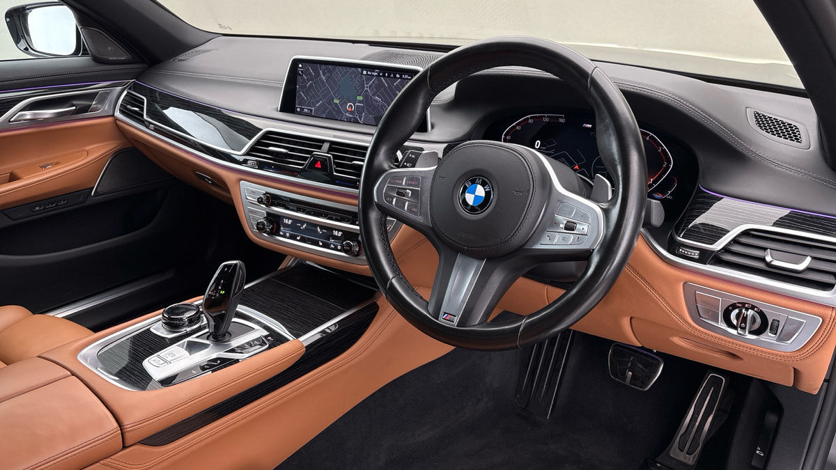 BMW 7 Series Image 5