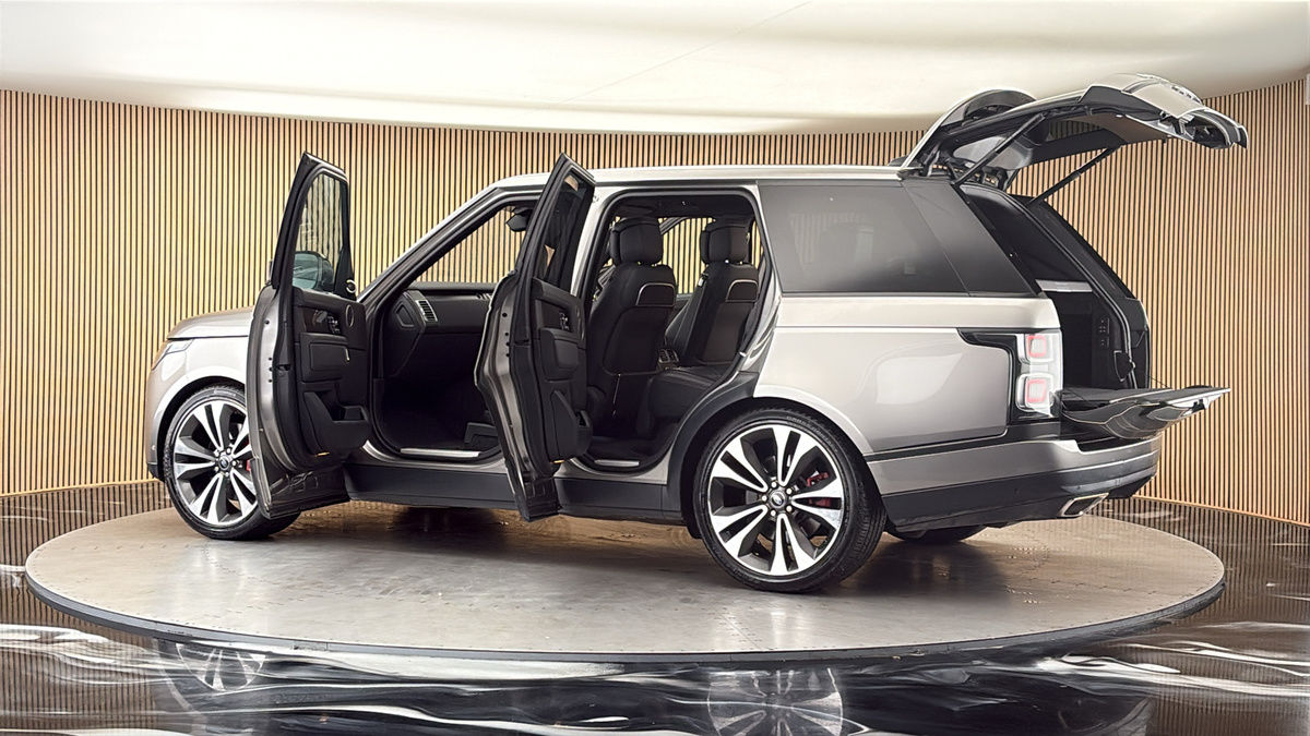 More views of Land Rover Range Rover