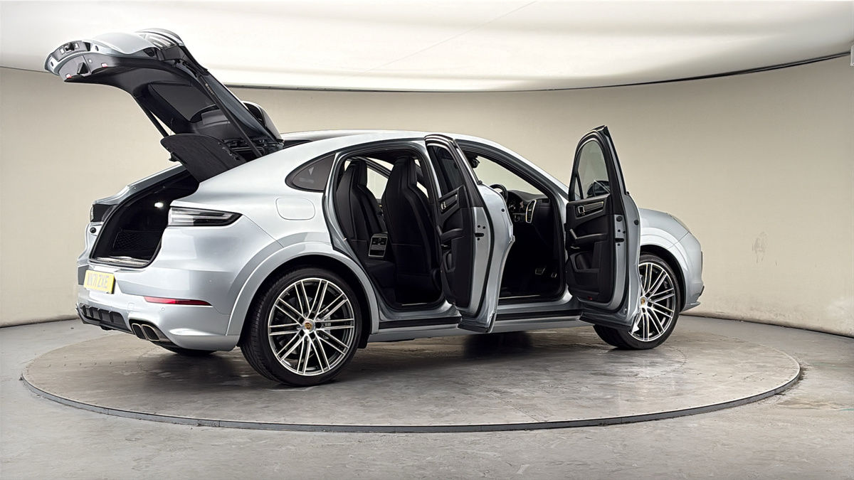 More views of Porsche Cayenne