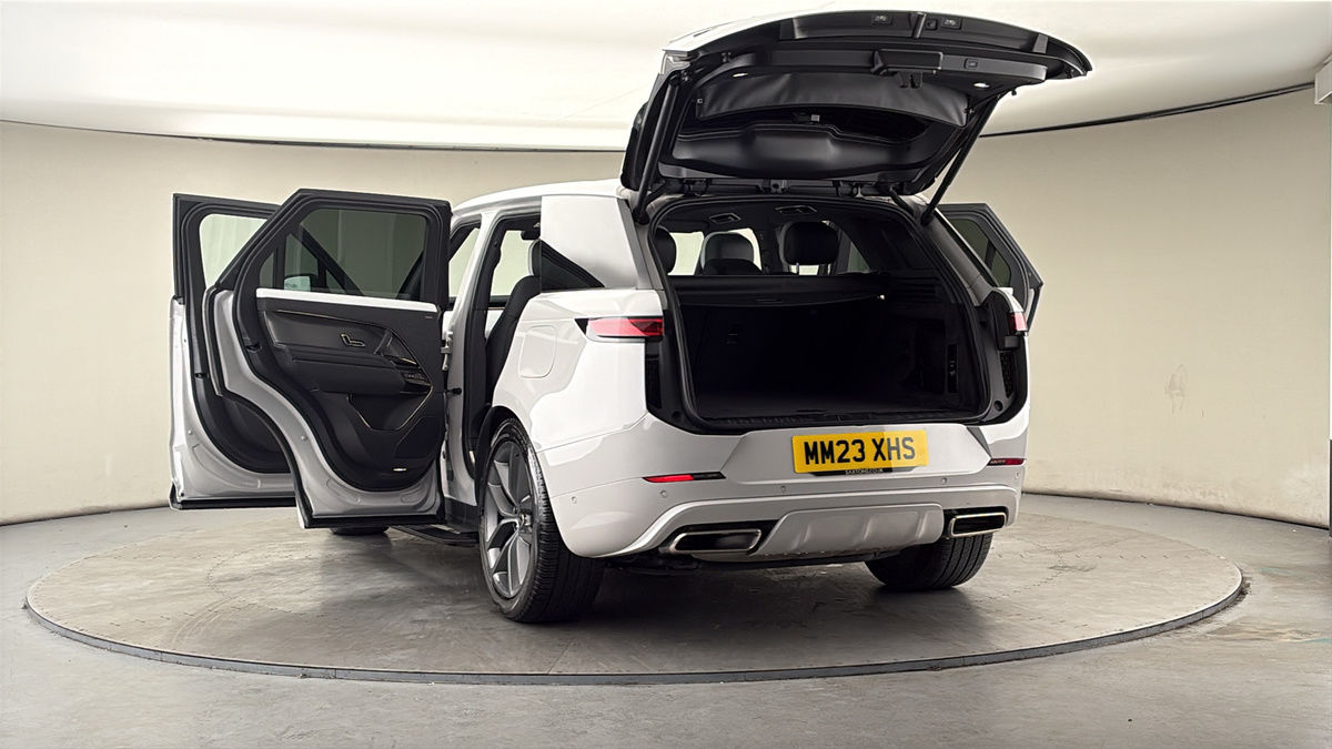 More views of Land Rover Range Rover Sport