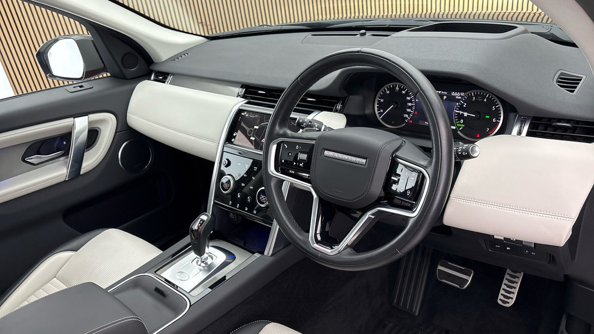 Land Rover Discovery Sport Image 5