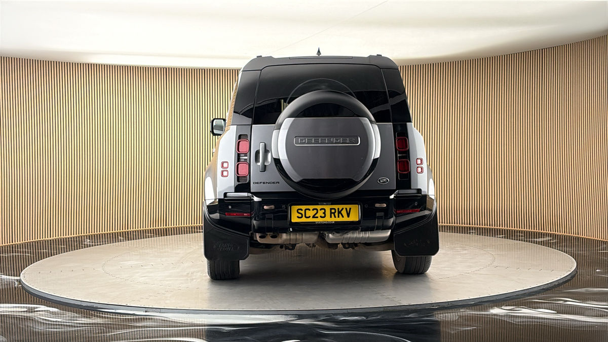 More views of Land Rover Defender 110