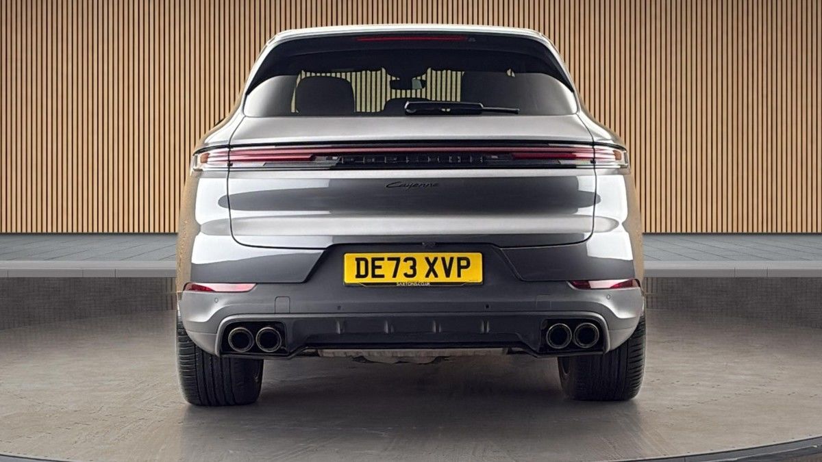 Porsche Cayenne Image 4