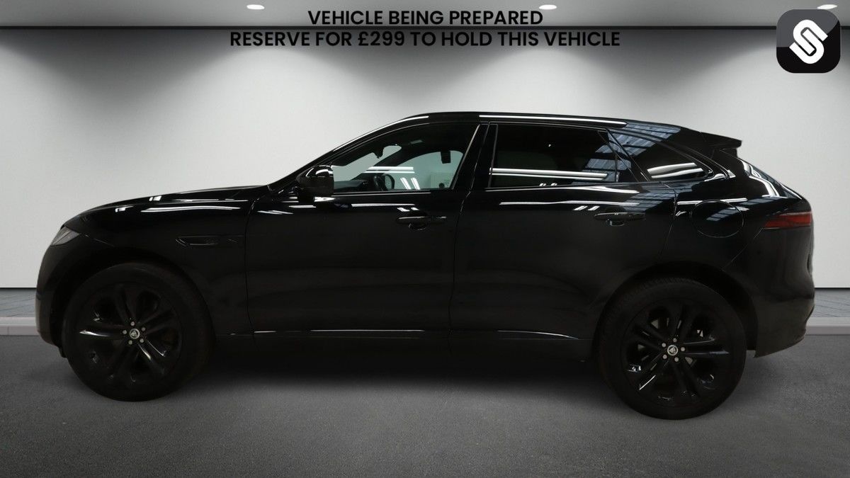 Jaguar F-PACE Image 6