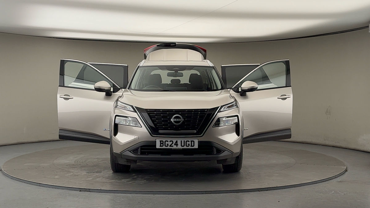 More views of Nissan X-Trail