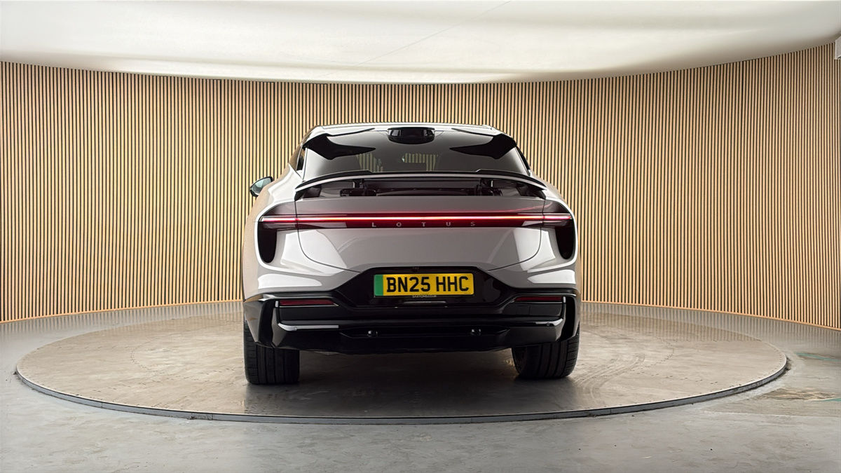 More views of Lotus Eletre