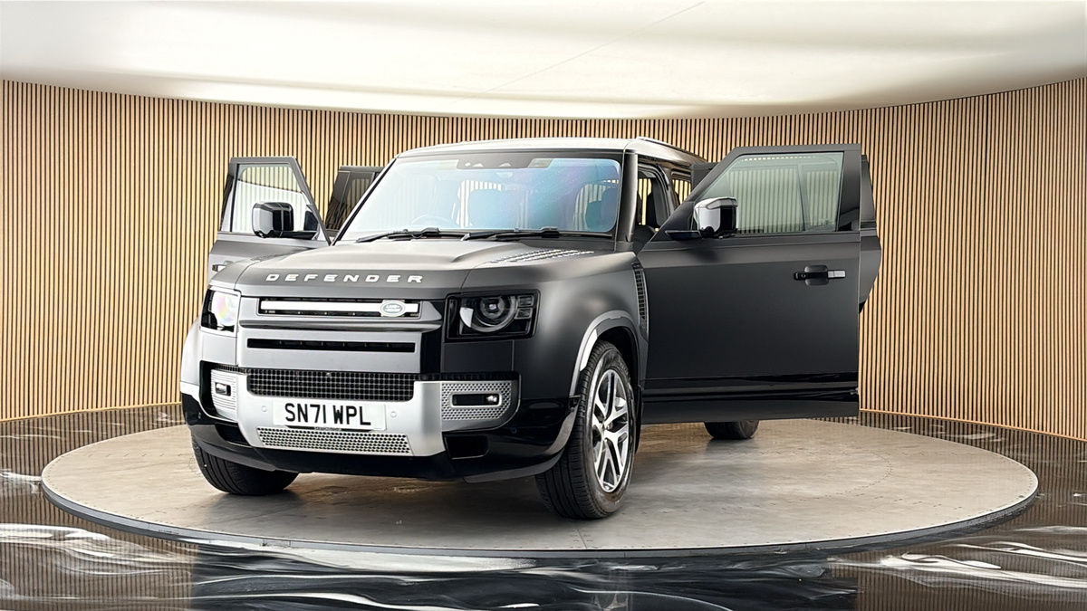 More views of Land Rover Defender 110