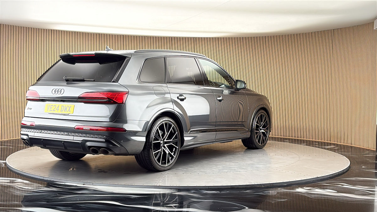 More views of Audi SQ7