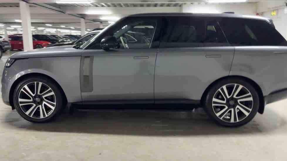 More views of Land Rover Range Rover
