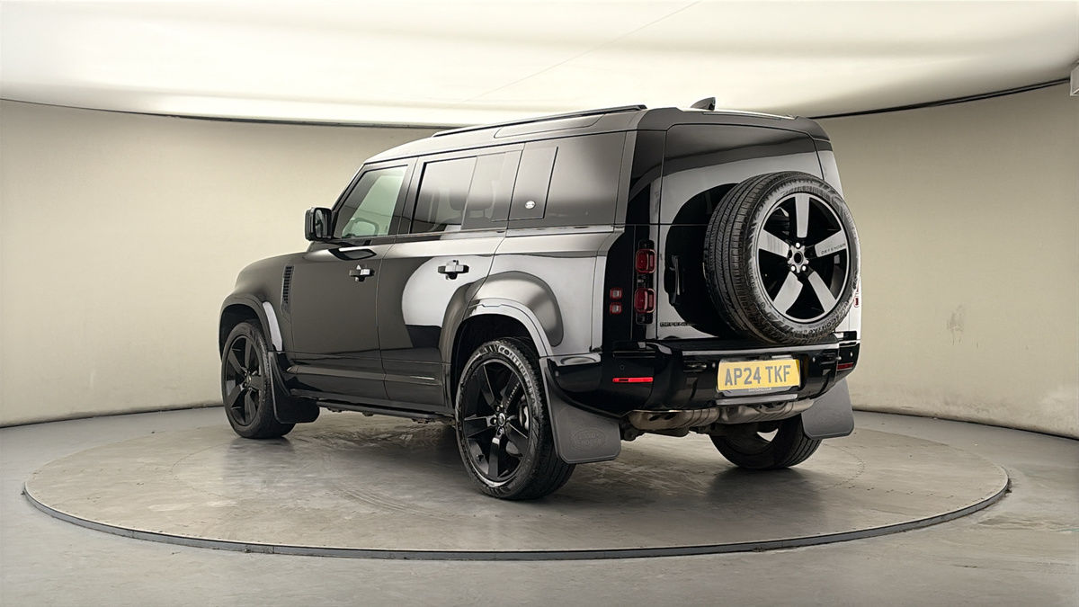 Land Rover Defender 110 Image 2