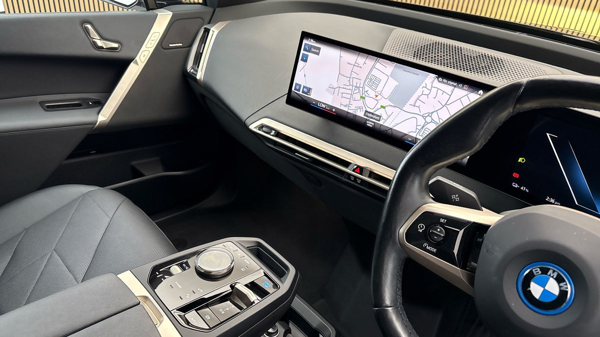 BMW iX Image 19
