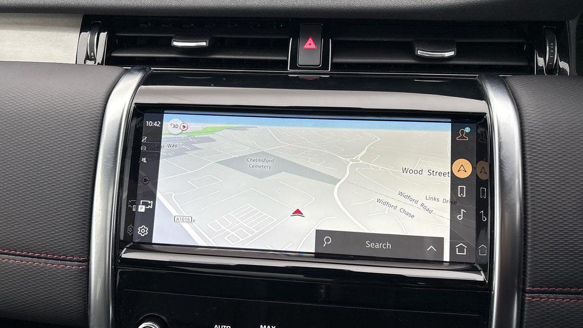 Land Rover Discovery Sport Image 17