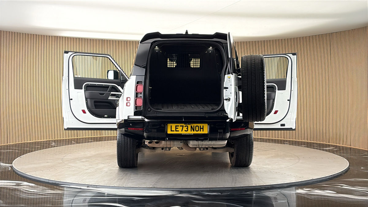 More views of Land Rover Defender 90