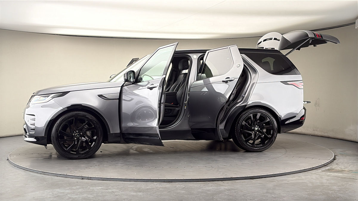 More views of Land Rover Discovery