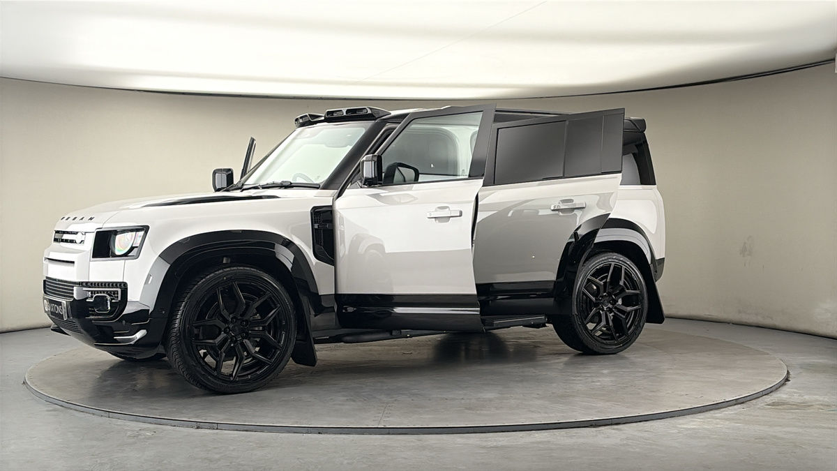 More views of Land Rover Defender 110