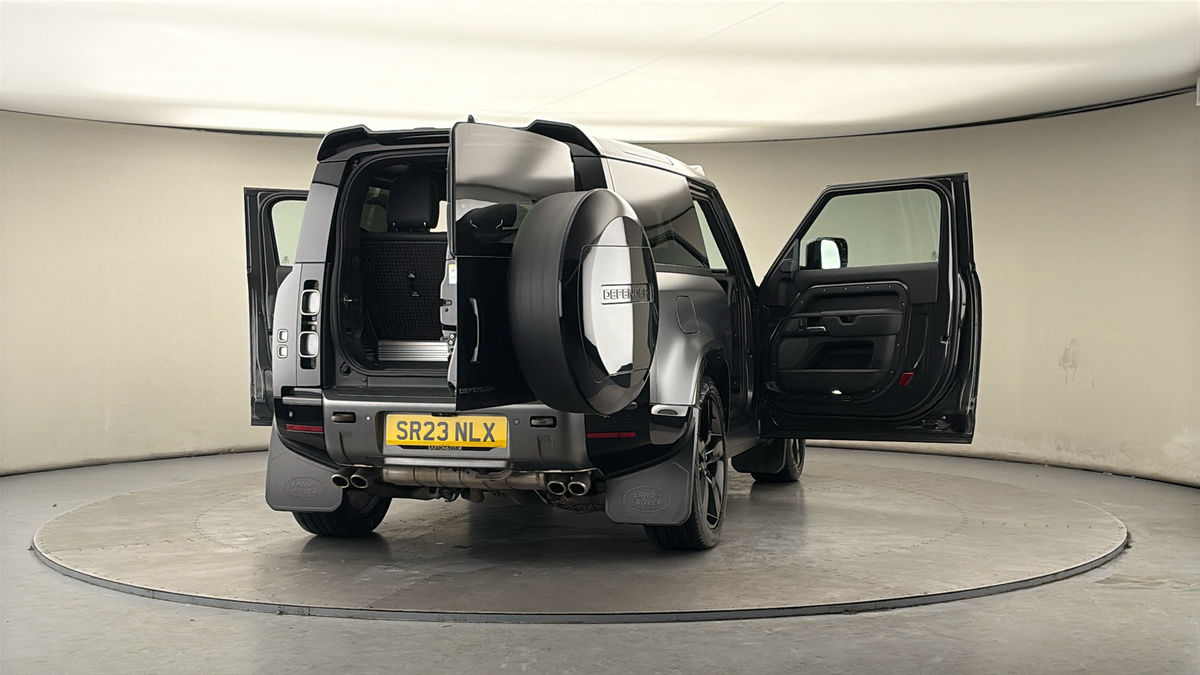 More views of Land Rover Defender 90