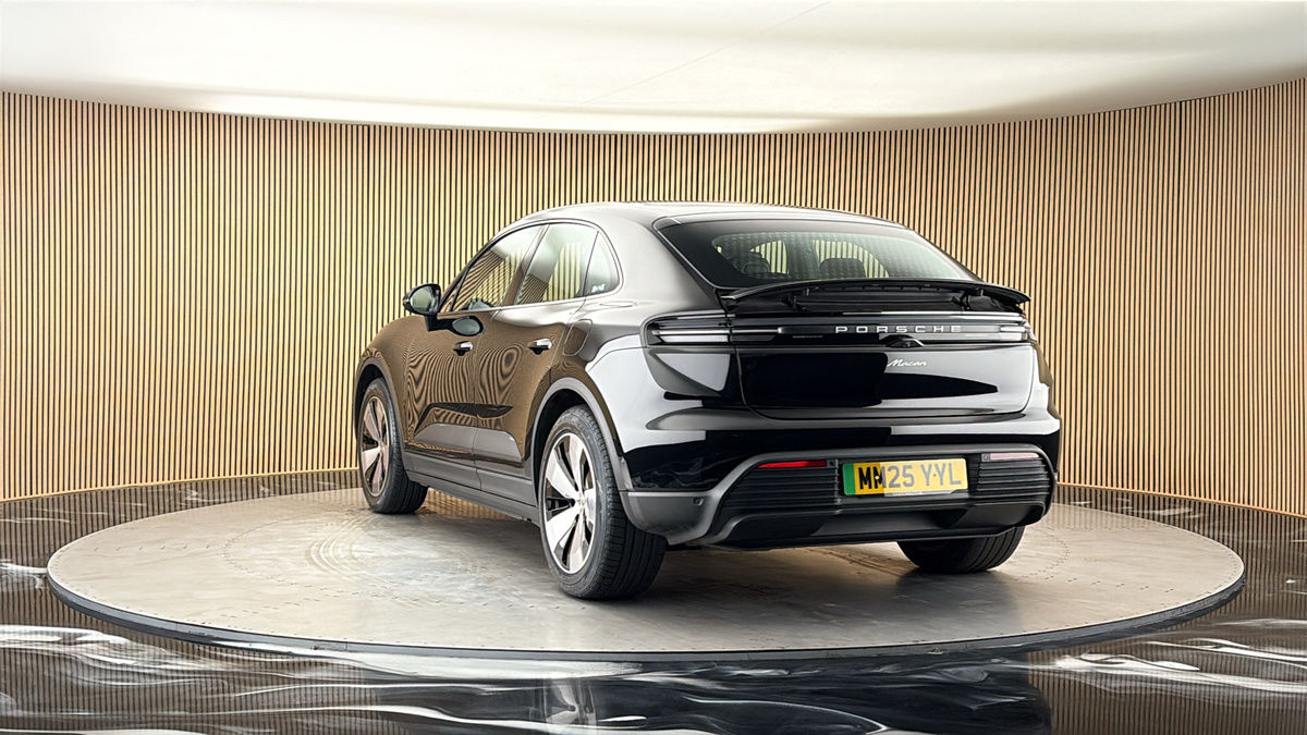 More views of Porsche Macan